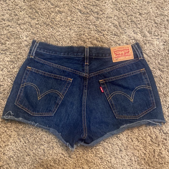 Levi’s shorts - Picture 2 of 4